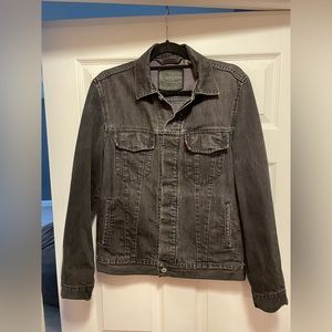 Levi black denim jacket size Medium